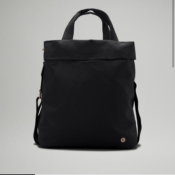 lululemon athletica Handbags - Lululemon On My Level Bag